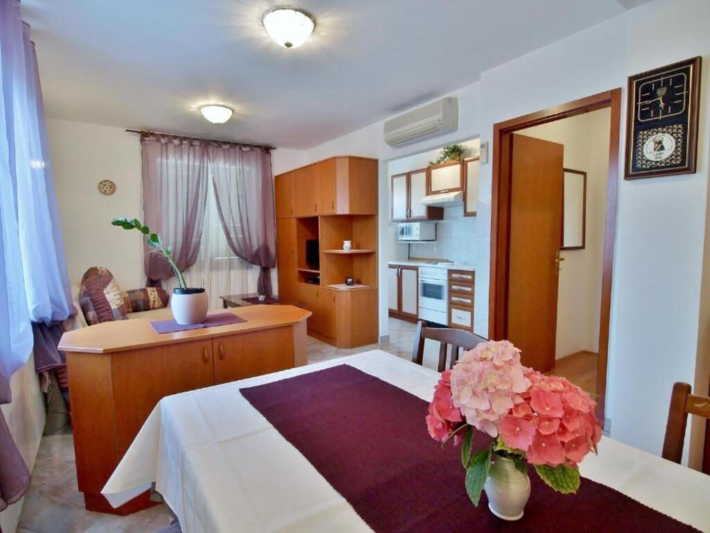 Apartments Zdenka - Garden Terrace Barbat na Rabu Ngoại thất bức ảnh